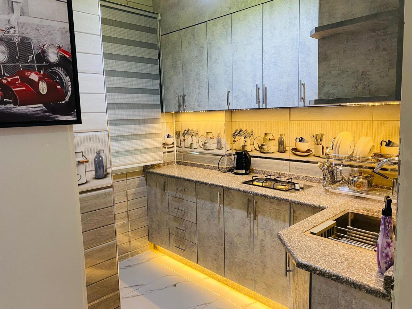 شقة Al Seoudi Furnished Units الزرقاء الغرفة الصورة
